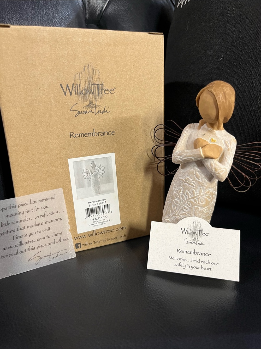 Willow Tree Remembrance Figurine in White and Tan with Gold Heart